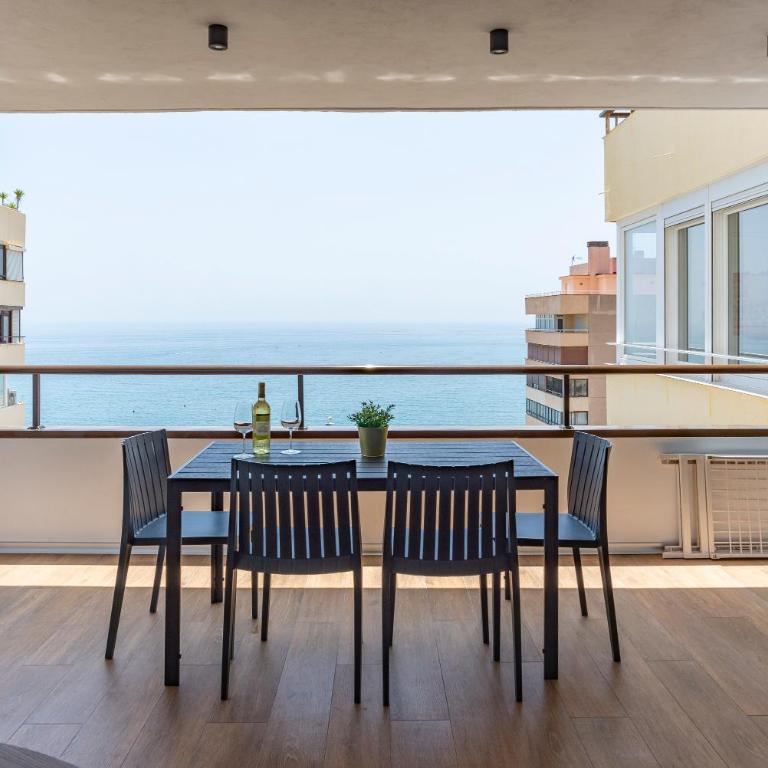 Playamar Waterfront Exclusive Apartment and views Tower 2 Fl 14 - Apartamento - 57