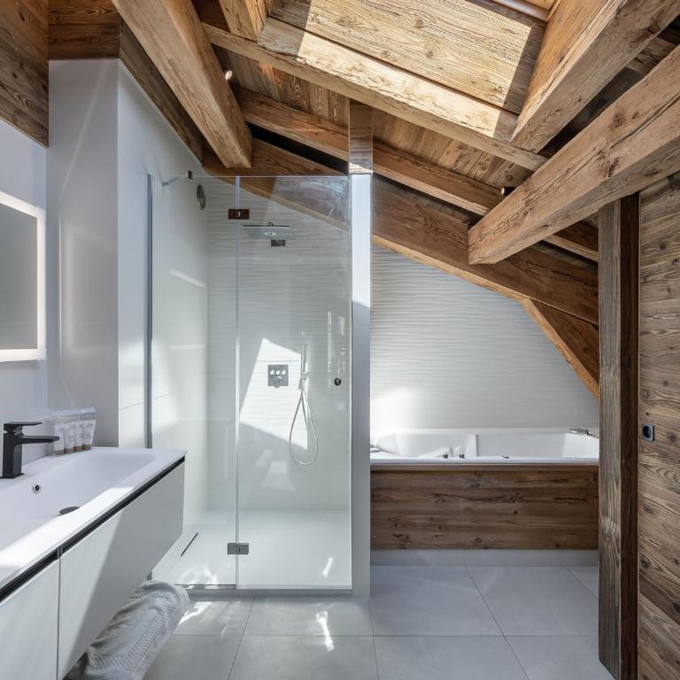 Chalet Luxe 12 Pers. Face aux Pistes avec Skiroom, Garage, Salle de Sport et Services Inclus - Chalet 3 Chambres - 15
