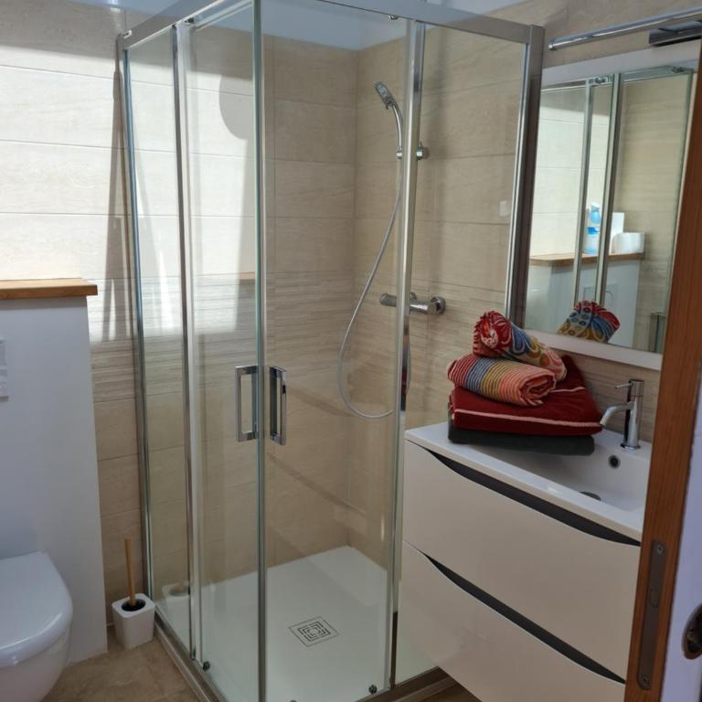 Studio en plein centre-ville de Perros-Guirec - One-Bedroom Apartment - 12