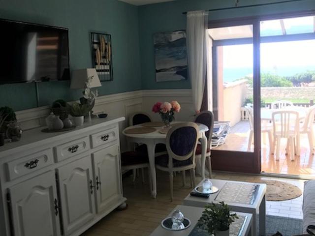 Vue imprenable sur mer- La perle de Saint Pierre La Mer - Two-Bedroom House - 8