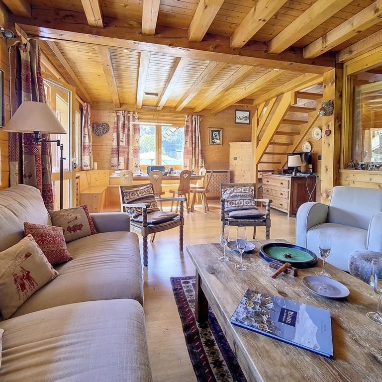 Chalet Méribel : Ski aux pieds, spacieux, lumineux avec cheminée - Chalet 3 Chambres - 1