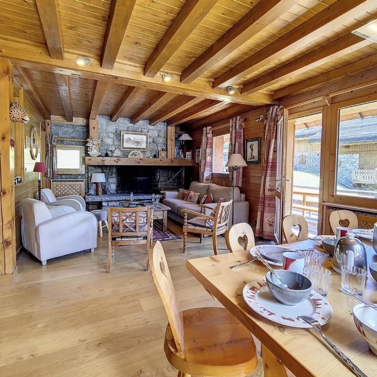 Chalet Méribel : Ski aux pieds, spacieux, lumineux avec cheminée - Chalet 3 Chambres - 3