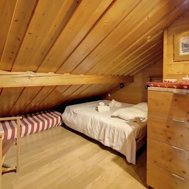 Chalet Méribel : Ski aux pieds, spacieux, lumineux avec cheminée - Chalet 3 Chambres - 7