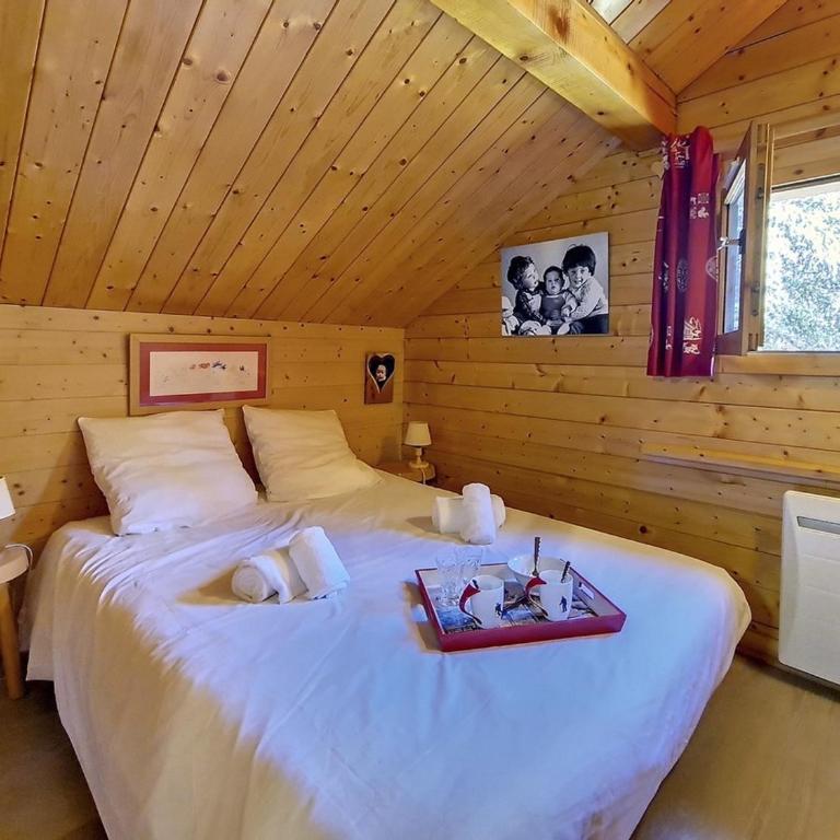 Chalet Méribel : Ski aux pieds, spacieux, lumineux avec cheminée - Chalet 3 Chambres - 9