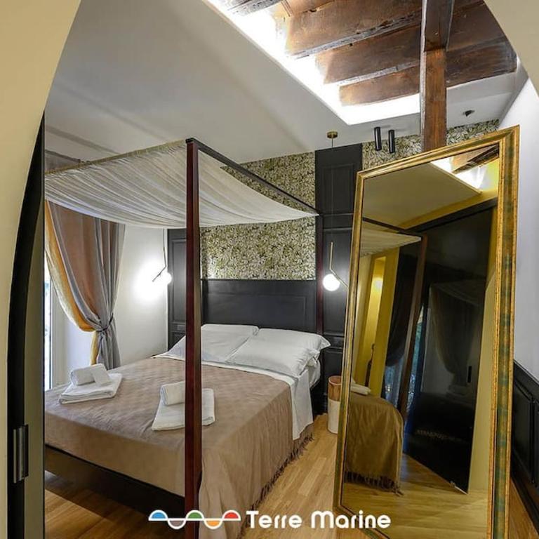 Under Bridge, TerreMarine - One-Bedroom Apartment - 8