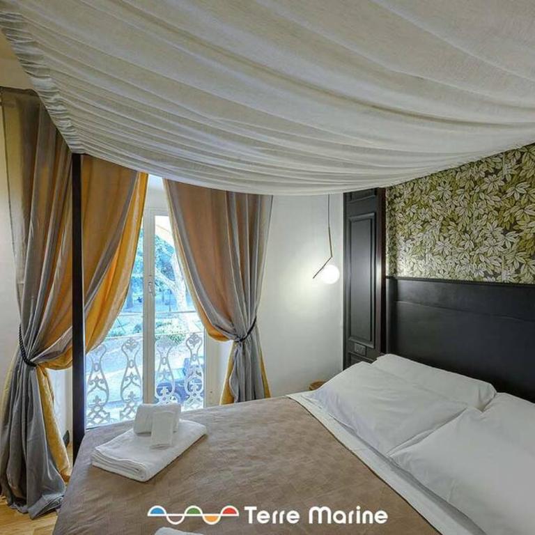 Under Bridge, TerreMarine - One-Bedroom Apartment - 11