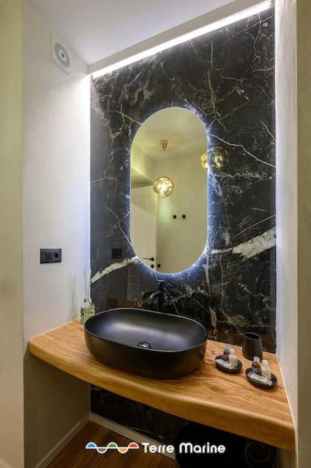 Under Bridge, TerreMarine - One-Bedroom Apartment - 16