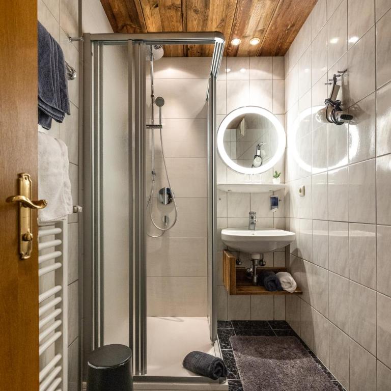 Sportpension Bergblick - Familien-Apartment mit Balkon (2 Erwachsene + 2 Kinder) - 1