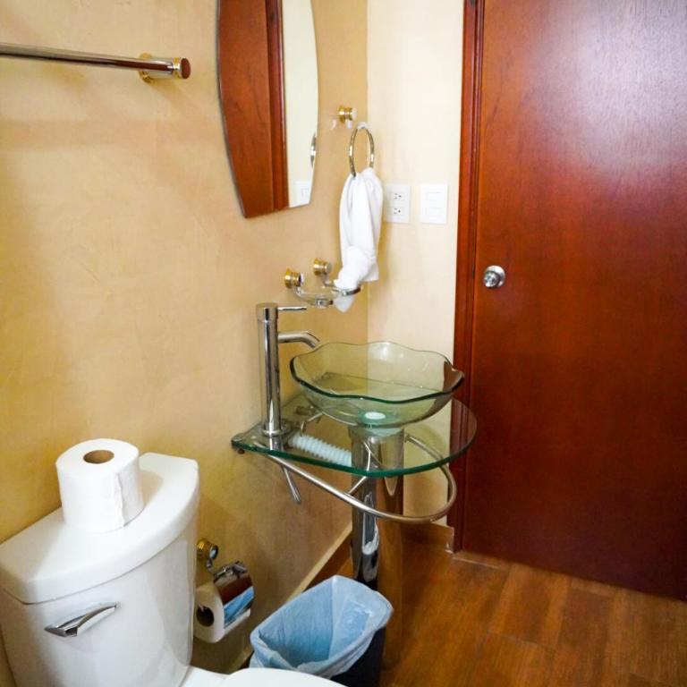 HOSTAL CHOCOLATE CALENDA - Habitación Doble con baño compartido - 2 camas - 4