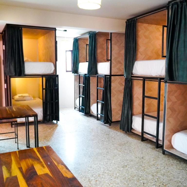 HOSTAL CHOCOLATE CALENDA - Litera en habitación compartida mixta - 4