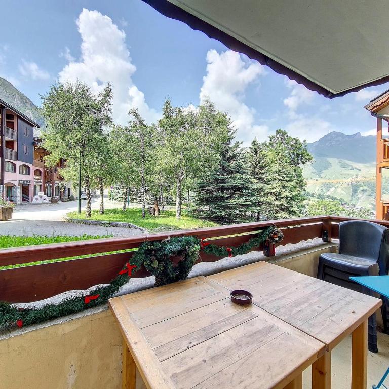 Appartement 3 pièces lumineux proche des pistes avec balcon - FR-1-344-737 - Appartement - 11