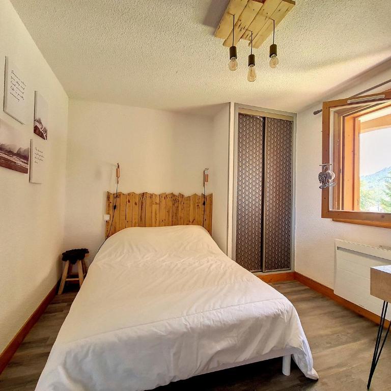 Appartement 3 pièces lumineux proche des pistes avec balcon - FR-1-344-737 - Appartement - 12