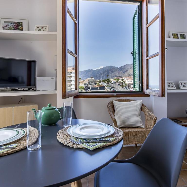 EDEN RENTALS Oceanfront Hideaway - Apartment with Sea View - 6