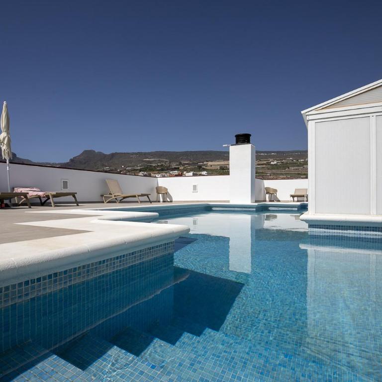 EDEN RENTALS Oceanfront Hideaway - Apartment with Sea View - 12