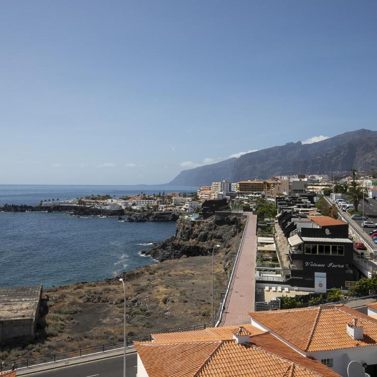EDEN RENTALS Oceanfront Hideaway - Apartment with Sea View - 29