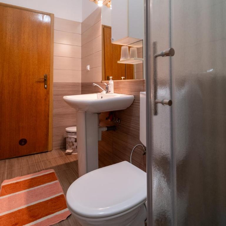 Guesthouse Rose - Deluks Dvokrevetna Soba sa Bračnim Krevetom - 10