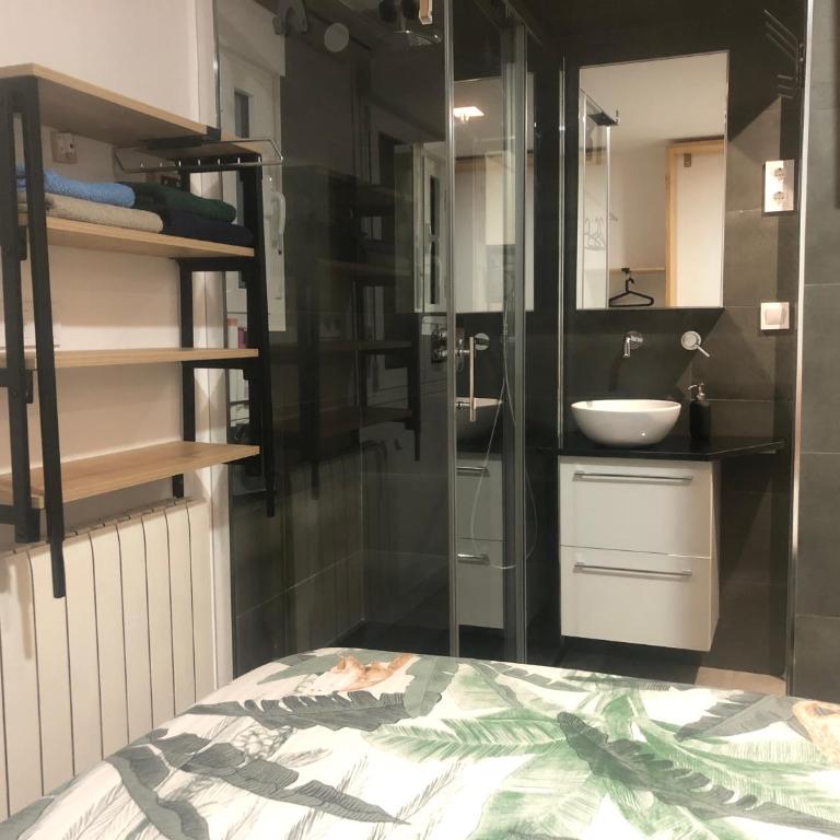Torredelfino - Habitación Doble con baño privado - 8