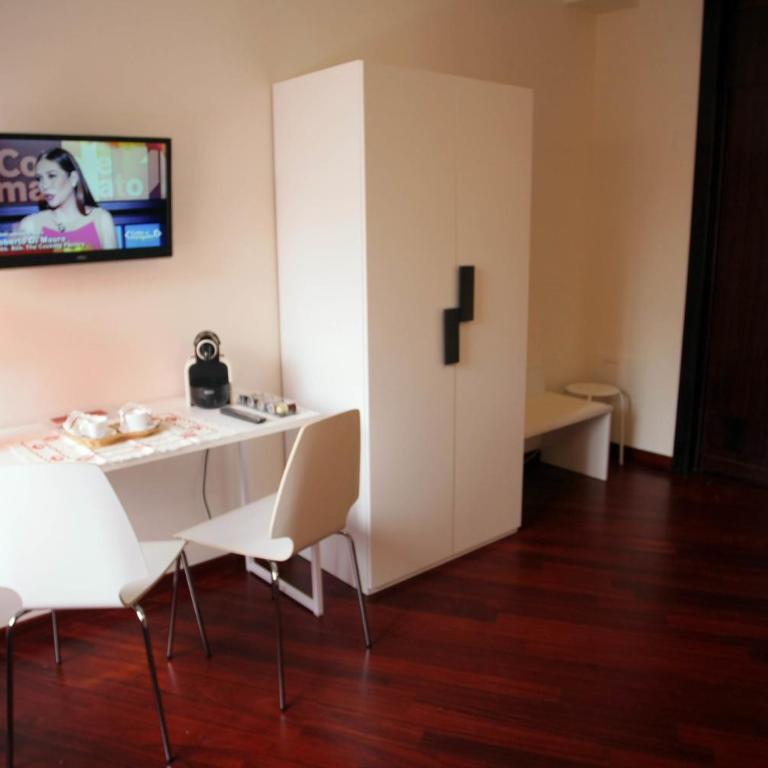 Clorinda's rooms - Camera Tripla con Bagno Privato - 5