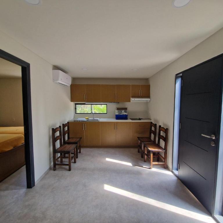 Einfamilienhaus (neu) in Paraguay, Areguá. 25 km nach Asuncion. - Casa de 2 dormitorios - 16