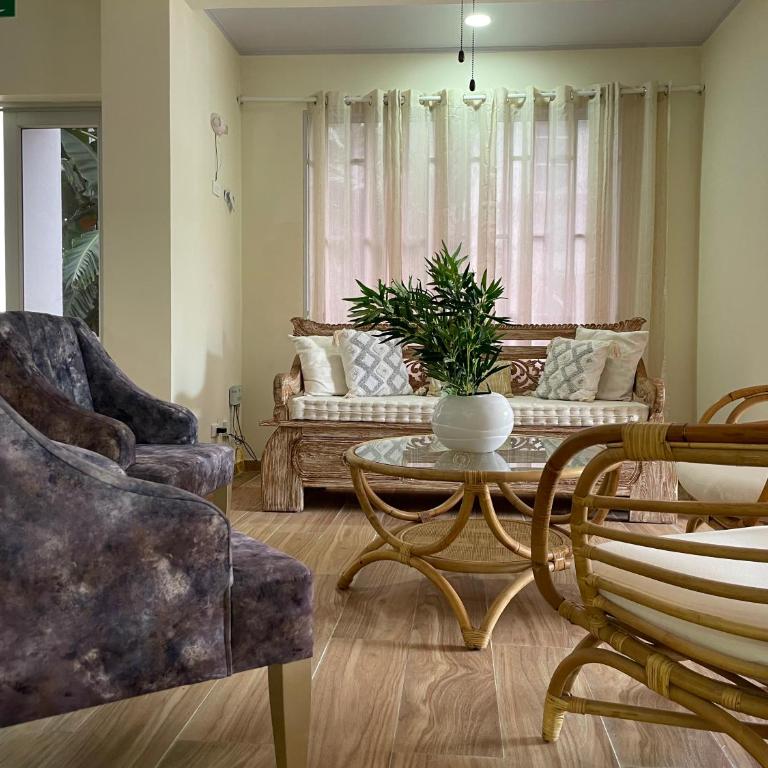 Alka's Paradise Guest House and Lodging - Casa de 4 dormitorios - 1