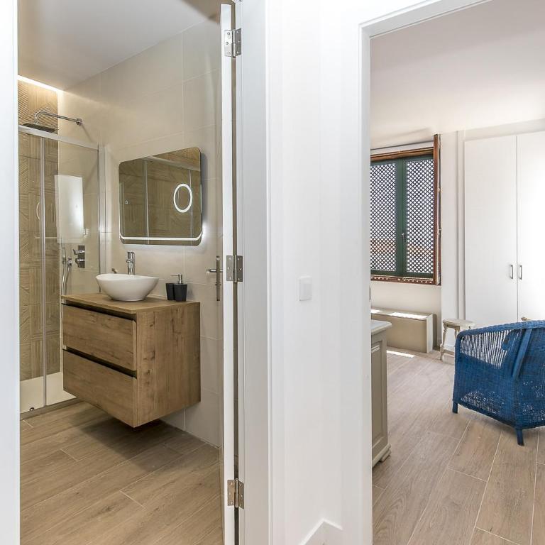 EDEN RENTALS Coastal Retreat - Apartment with Sea View - 24