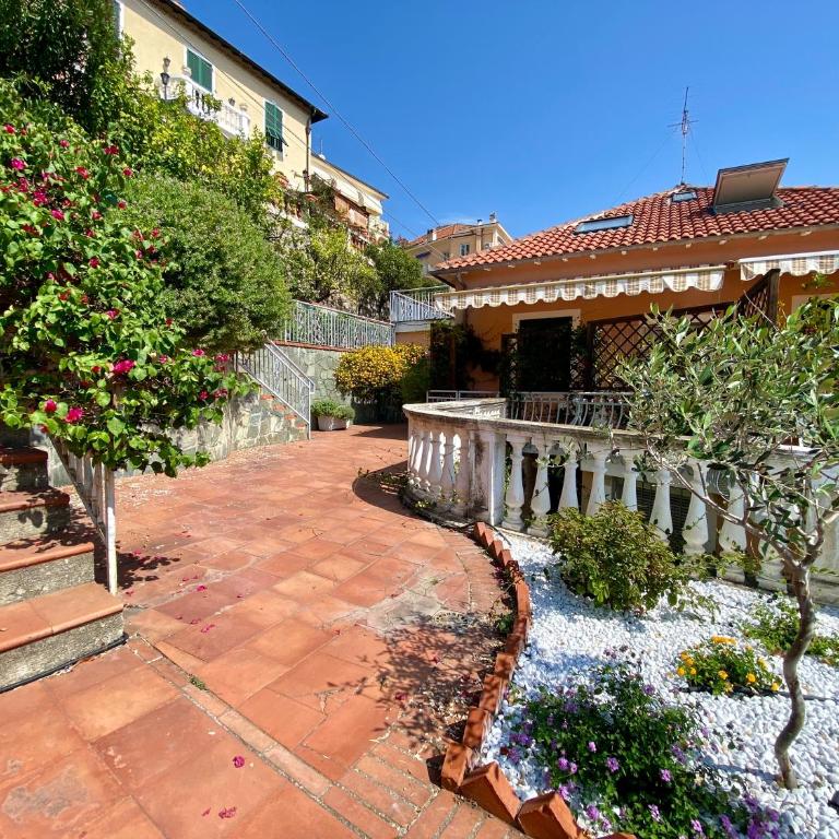 Casa Ribot: Alassio centro e mare a portata di mano - Appartamento con 2 Camere da Letto - 1