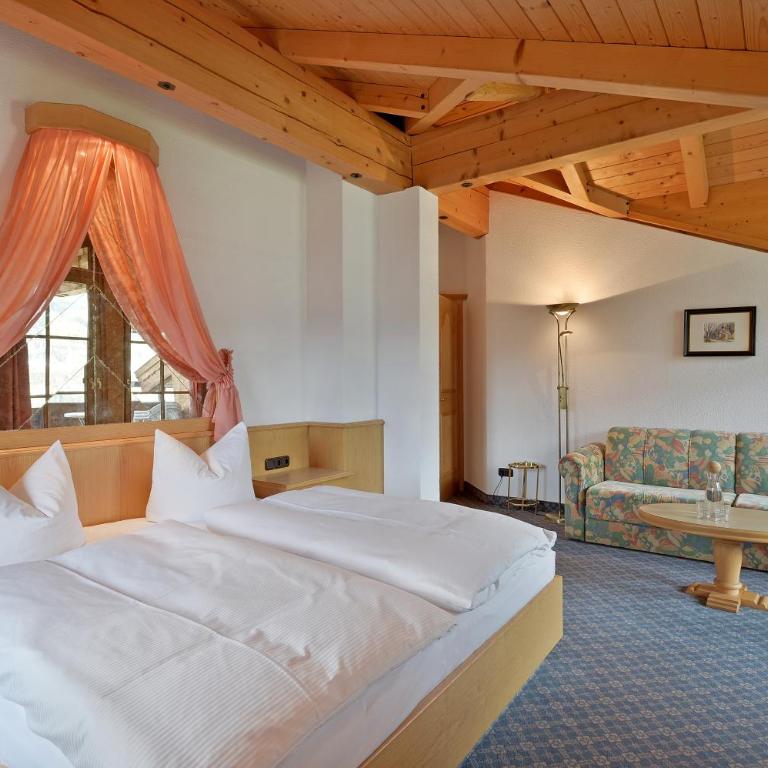 Landhaus Kostenzer mit Sauna - Vacation Home - 7