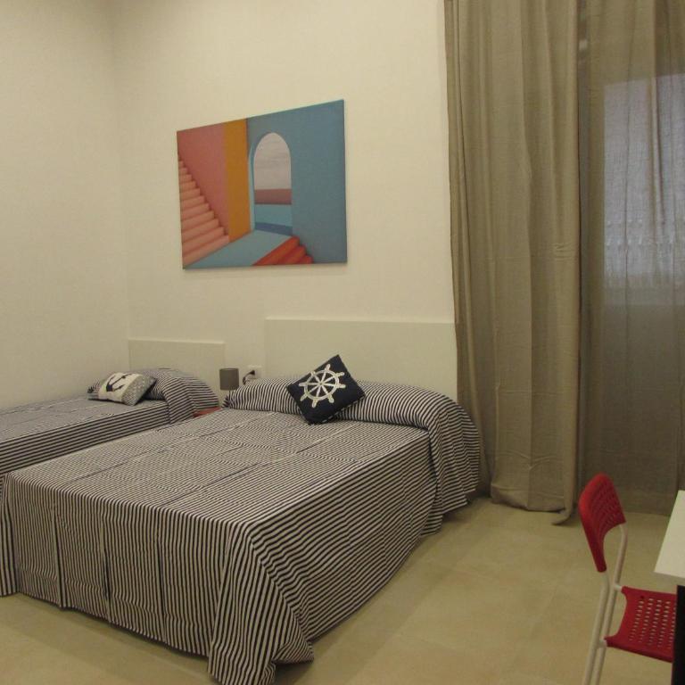 Enzo Home - Camera Tripla con Bagno Privato - 3