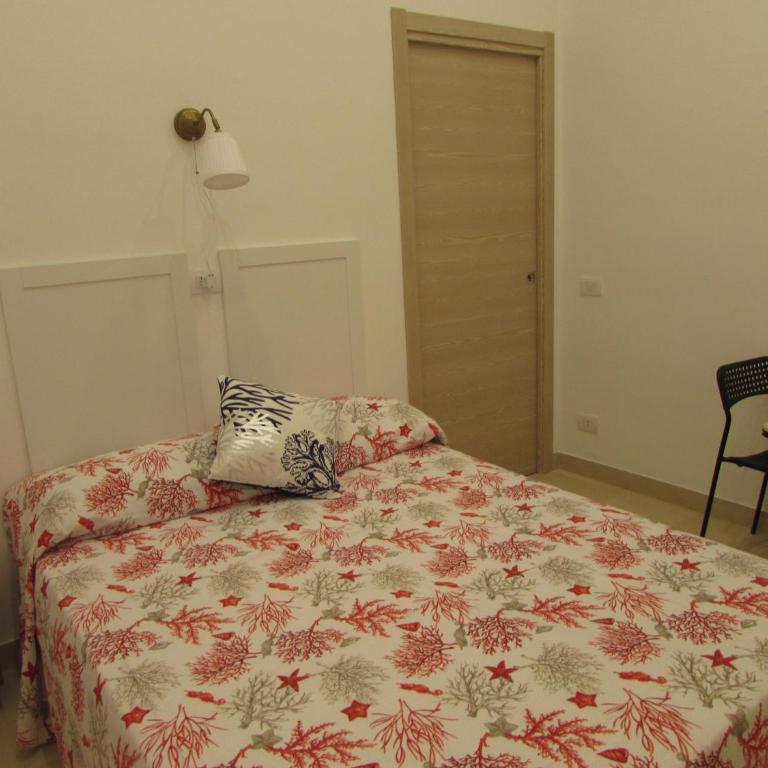 Enzo Home - Camera Matrimoniale con Bagno Privato - 4