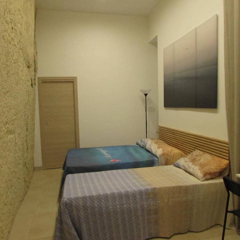 Enzo Home - Camera Tripla con Bagno Privato - 5