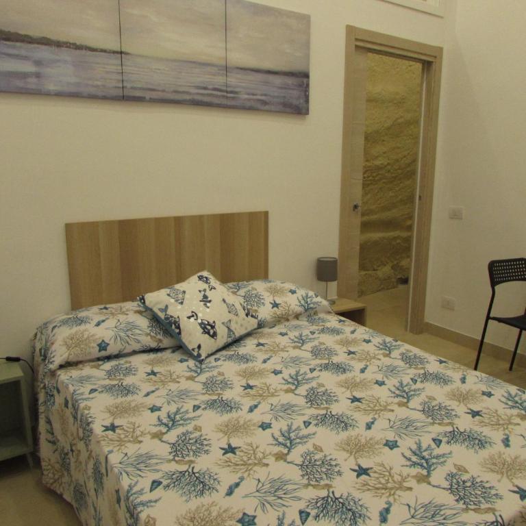 Enzo Home - Camera Matrimoniale con Bagno Privato - 4