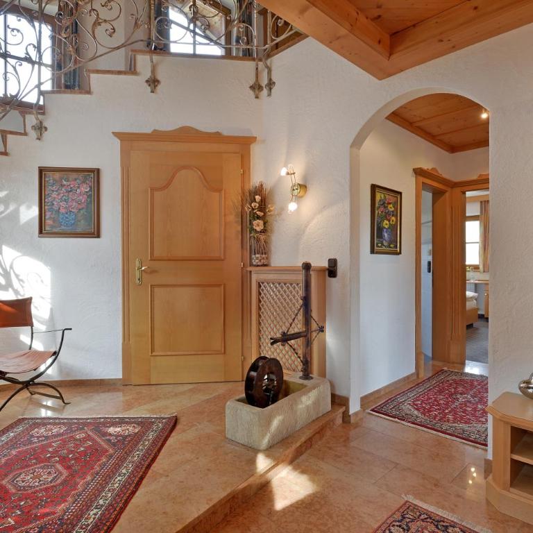 Landhaus Kostenzer mit Sauna - Vacation Home - 10