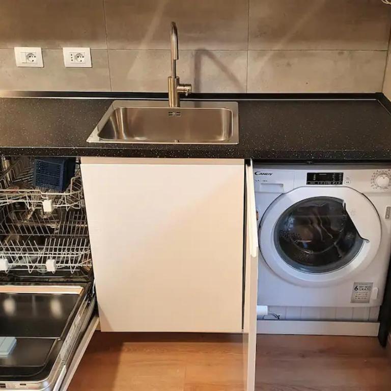 Fiera Station Apartment - Two-Bedroom Apartment - 9