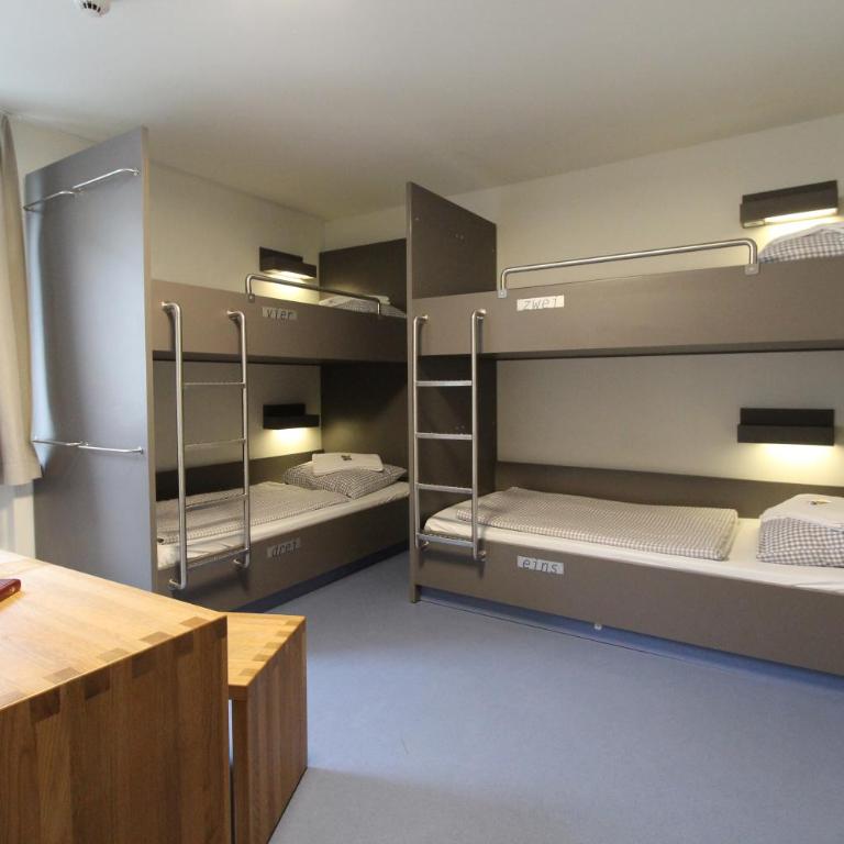 CVJM Jugendhotel München - Bett im Frauenschlafsaal mit 4 Betten - 2