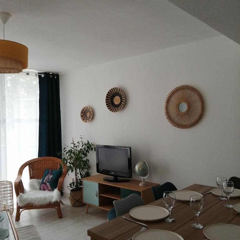 Apptt rénové bien situé parking terrasse vélos - Apartment mit 3 Schlafzimmern - 6