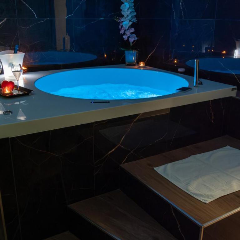 SUITE Meghan home - Suite con Vasca Idromassaggio - 11