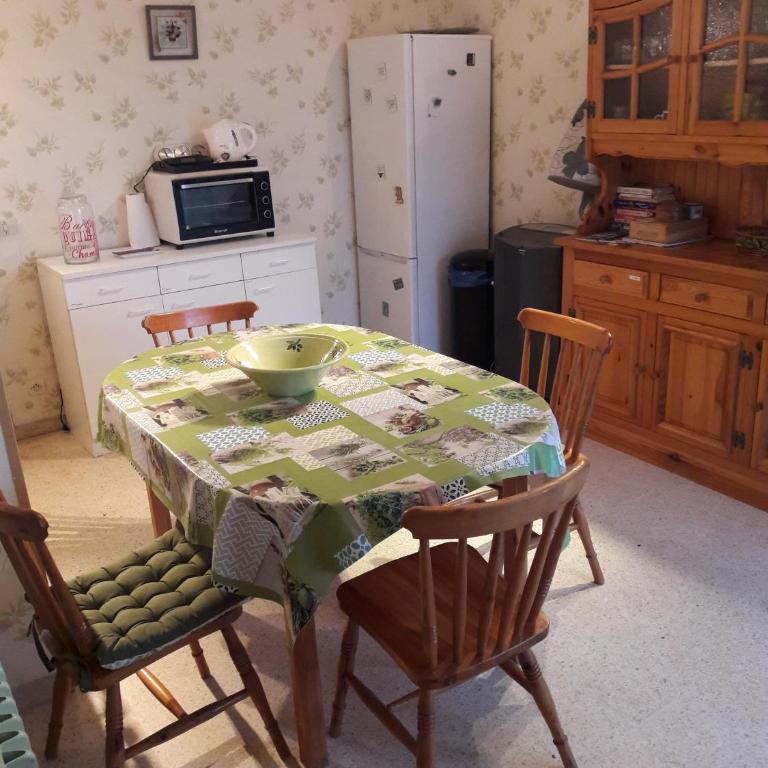 Joli appt 2 chambres et studio avec parking dans résidence ombragée et calme 5mns plage et commerces - Apartment mit 2 Schlafzimmern - 15