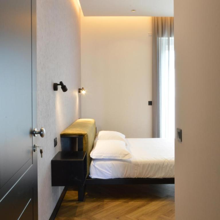 Adriatic Luxury Suites - Camera Matrimoniale con Balcone - 9