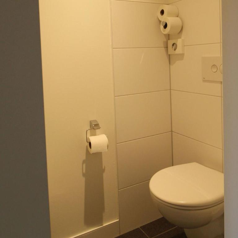 CVJM Jugendhotel München - Bett im Frauenschlafsaal mit 4 Betten - 6