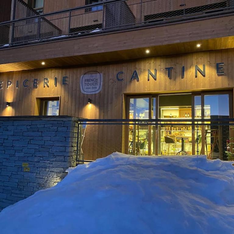 Appartement Haute gamme ski aux pieds, piscine, sauna. - Three-Bedroom Apartment - 25