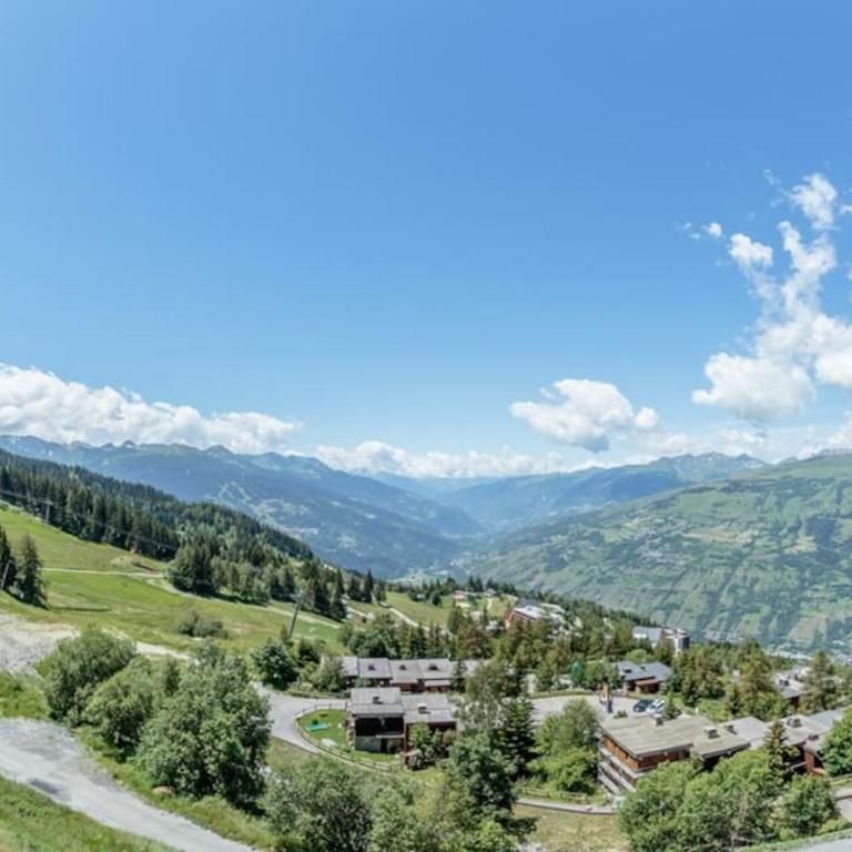 Appartement Haute gamme ski aux pieds, piscine, sauna. - Three-Bedroom Apartment - 44
