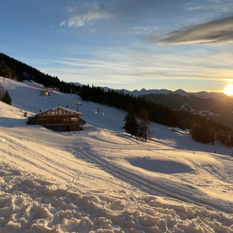 Appartement Haute gamme ski aux pieds, piscine, sauna. - Three-Bedroom Apartment - 34