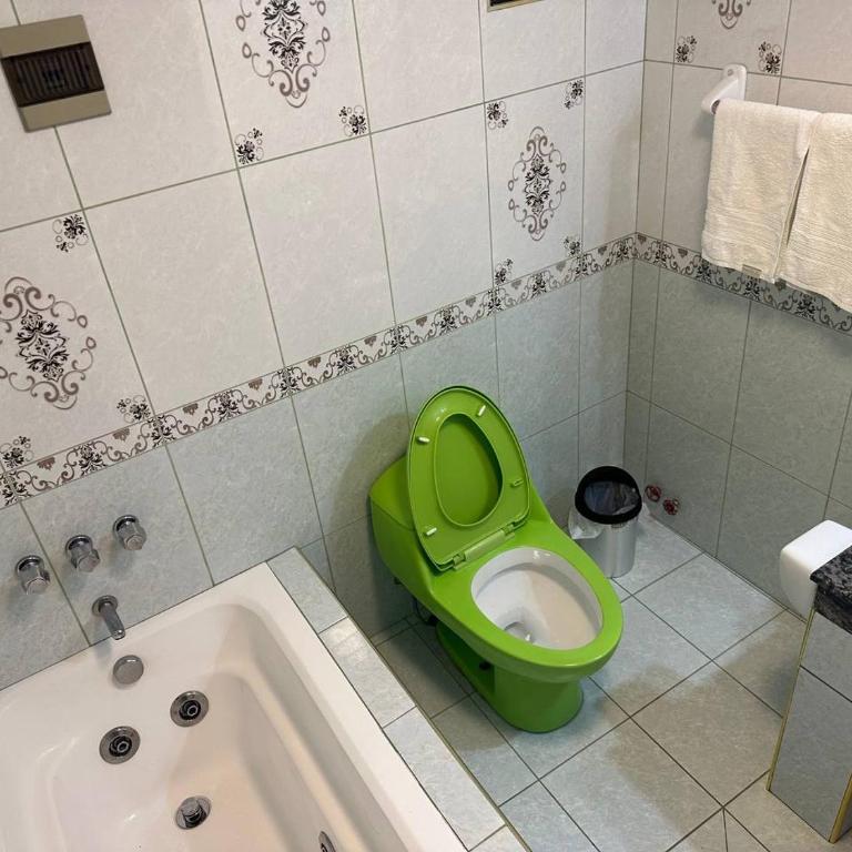 Hotel Esmeralda - Queen Room with Spa Bath - 5