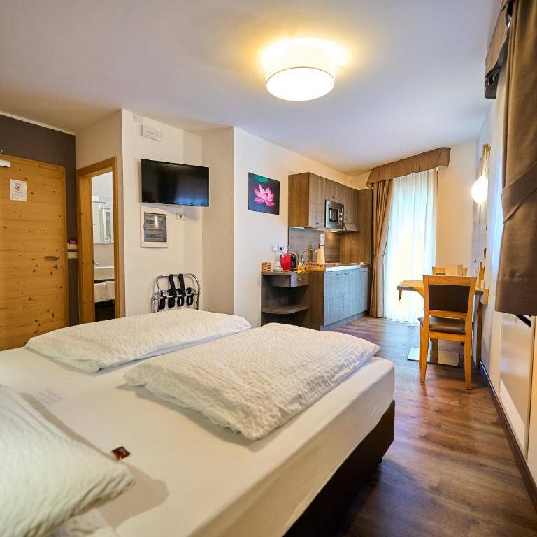 DolceVita Ambiez B&B - Deluxe Studio mit Doppelbett - 18