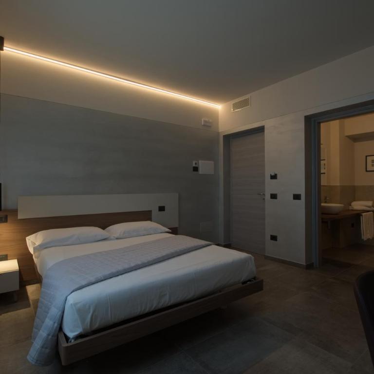 Via Goito 25 Rooms & Apartment - Camera Matrimoniale con Bagno Privato - 9