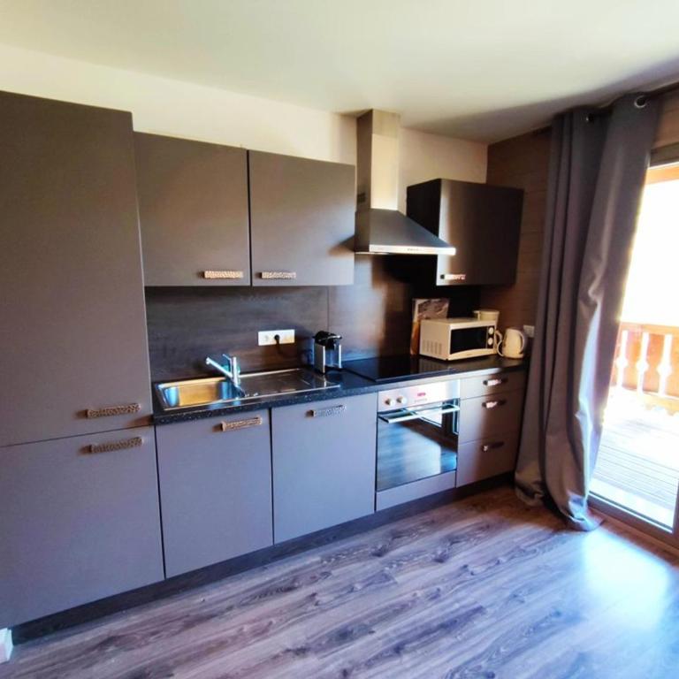 Superbe appartement à Isola 2000, 8 couchages, parking privé, à 5 min des pistes et commerces - Appartement 3 Chambres - 8