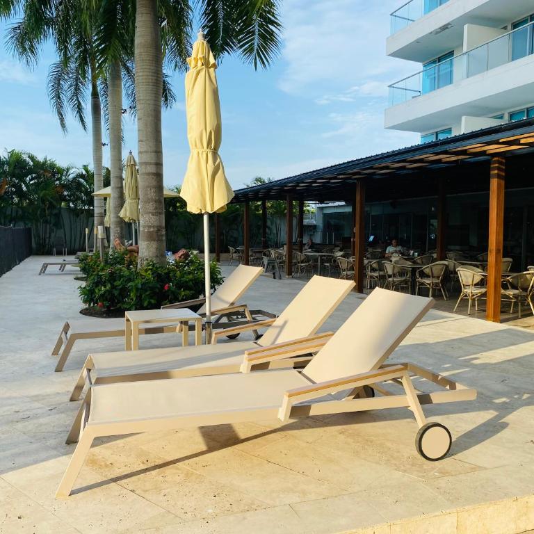 Luxury apartament with pool and 360 view - Three-Bedroom Apartment - 51
