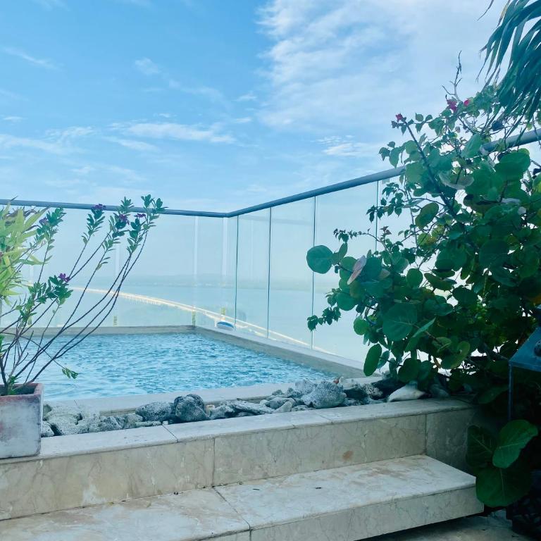 Luxury apartament with pool and 360 view - Three-Bedroom Apartment - 13