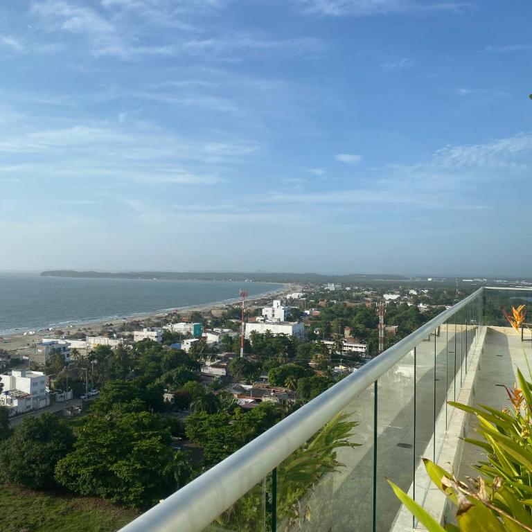 Luxury apartament with pool and 360 view - Three-Bedroom Apartment - 16