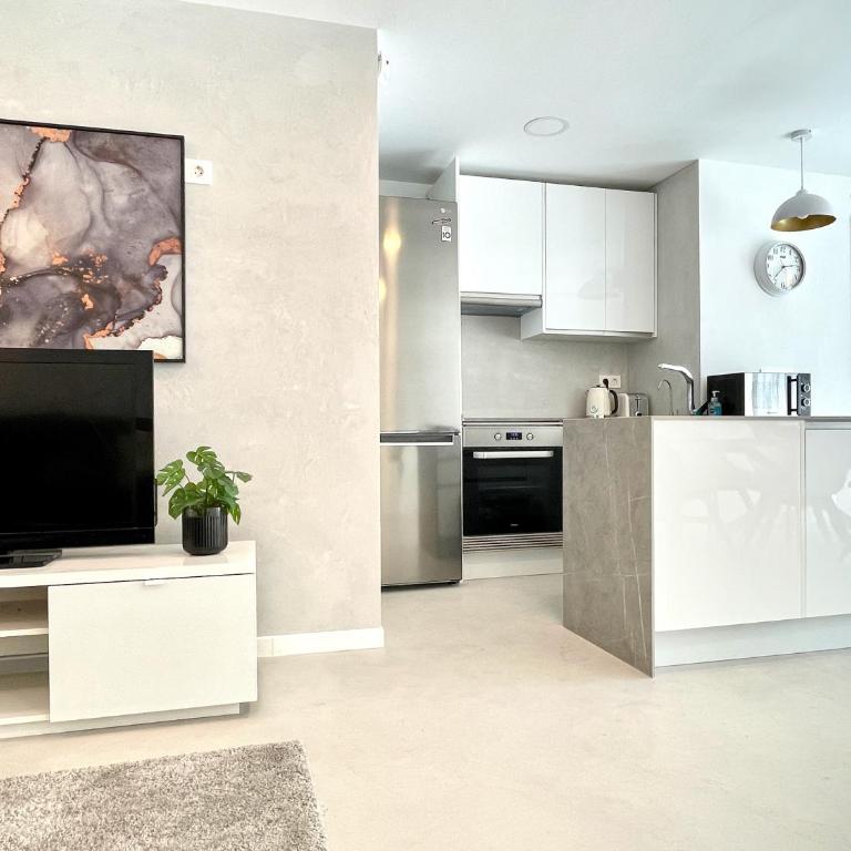 WHITE DREAM Near the Sea 3bed by Solrentspain - Casa - 2